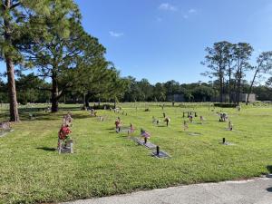 2023 Places Flags on Veteran Graves